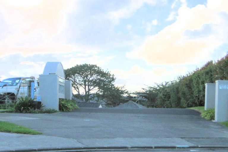 Photo of property in 75 Matija Place, Red Beach, 0932