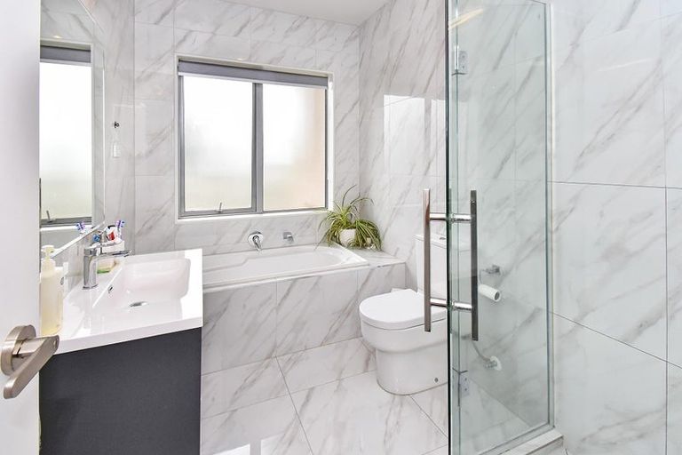 Photo of property in 28 Ancroft Street, Papakura, 2110