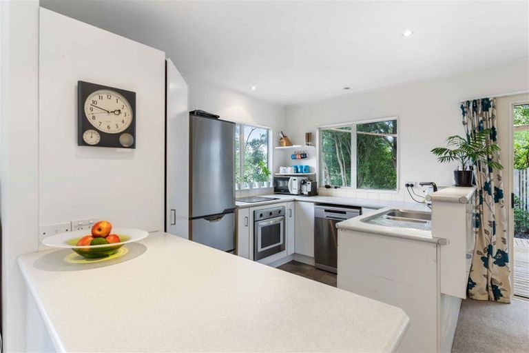 Photo of property in 9 Owl Court, Unsworth Heights, Auckland, 0632