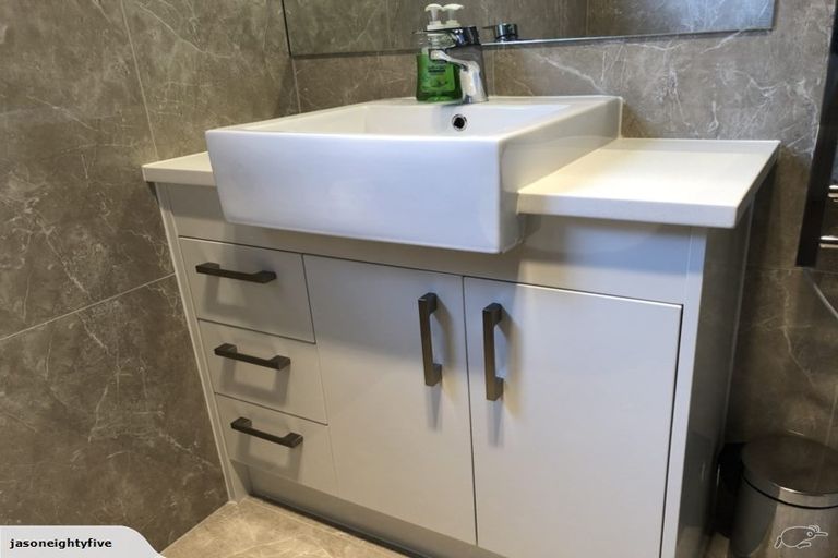 Photo of property in 15 Casheltown Way, Flat Bush, Auckland, 2019