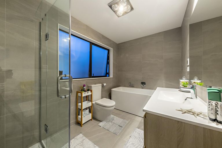 Photo of property in 23 Riroriro Road, Hobsonville, Auckland, 0616