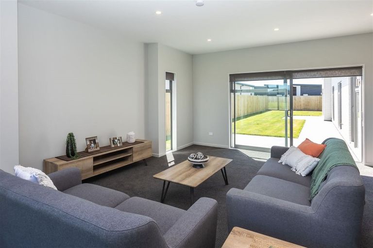 Photo of property in 11 Loch Tanna Way, Broomfield, Christchurch, 8042