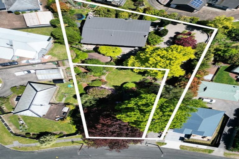 Photo of property in 11 Chesham Avenue, Waipahihi, Taupo, 3330