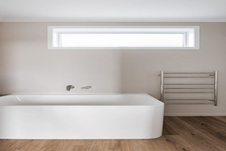 Photo of property in 60 Empire Crescent, Papamoa, 3118