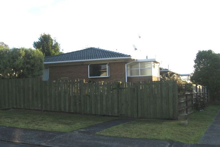 Photo of property in 1/21 Mannering Place, Hillcrest, Auckland, 0627