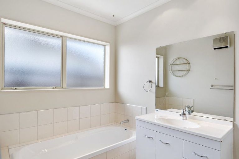 Photo of property in 28 Dorset Street, Levin, 5510