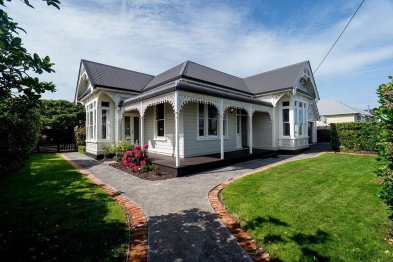 Photo of property in 73 Royal Crescent, Saint Kilda, Dunedin, 9012