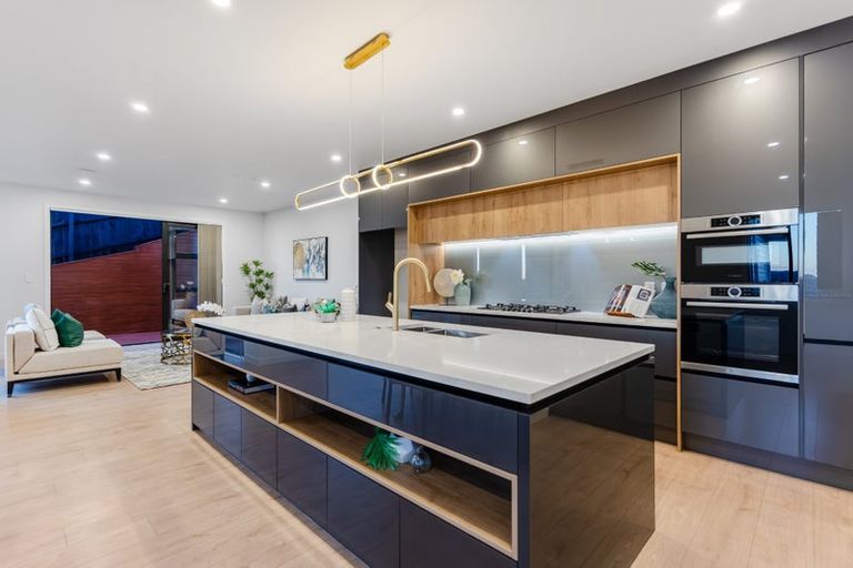 Photo of property in 17 Manawanui Way, Orewa, 0931