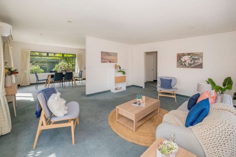 Photo of property in 2 Inverell Place, Waikanae, 5036