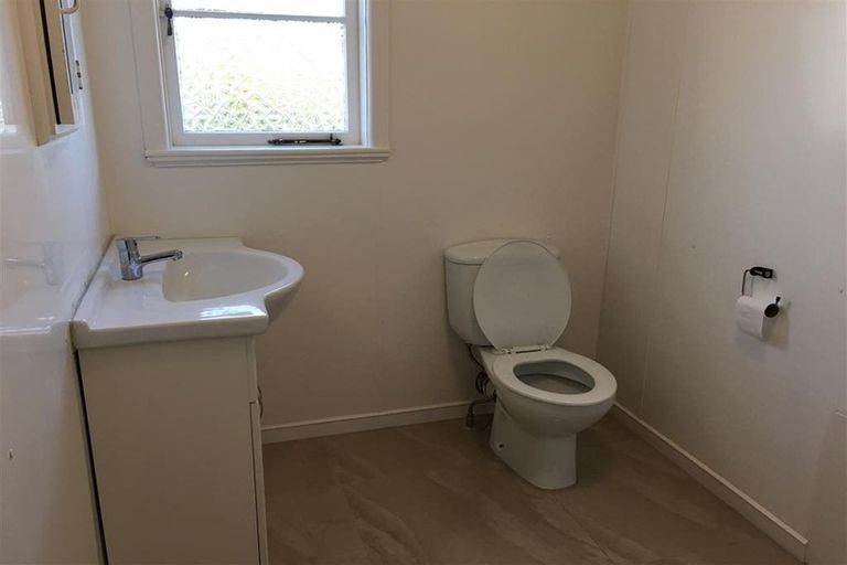 Photo of property in 13 Christmas Road, Manurewa, Auckland, 2102