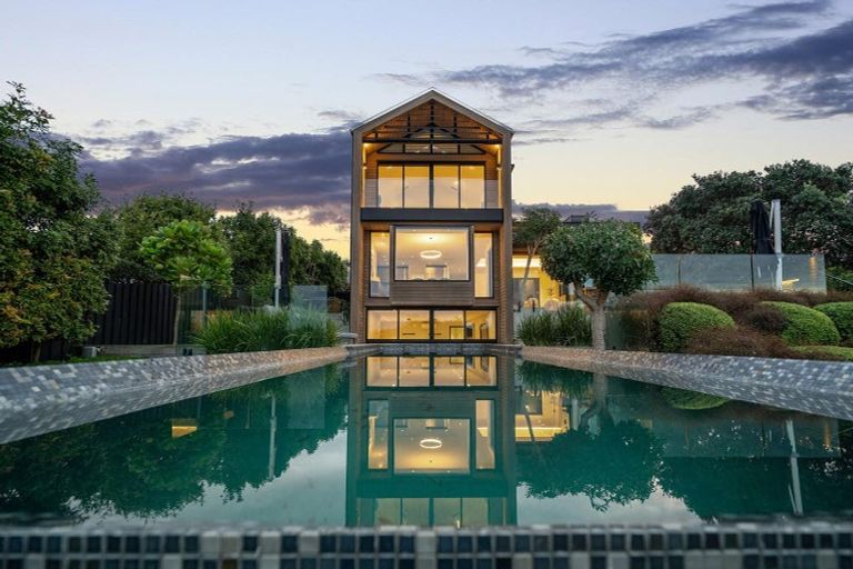 Photo of property in 24 Seacliffe Avenue, Belmont, Auckland, 0622