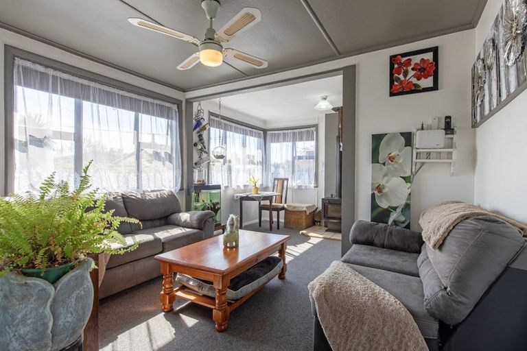 Photo of property in 30 Churchill Street, Waipukurau, 4200