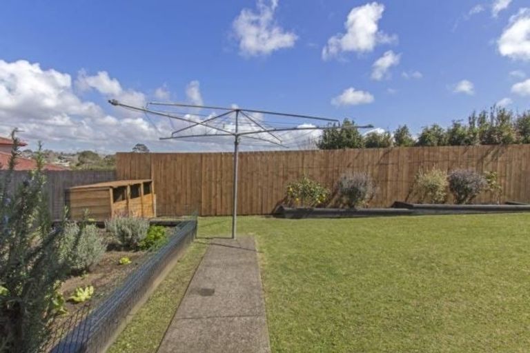 Photo of property in 41 Walworth Avenue, Pakuranga Heights, Auckland, 2010