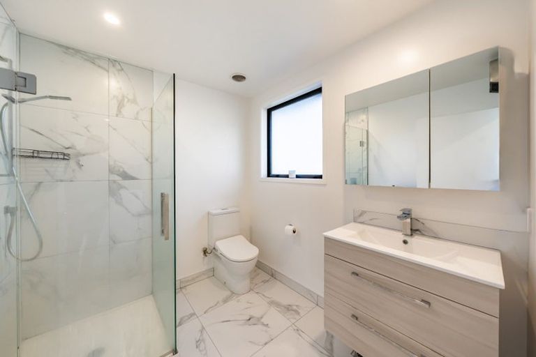 Photo of property in 7/97 Whites Line East, Waiwhetu, Lower Hutt, 5010