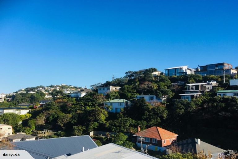 Photo of property in 3a Shalimar Crescent, Khandallah, Wellington, 6035