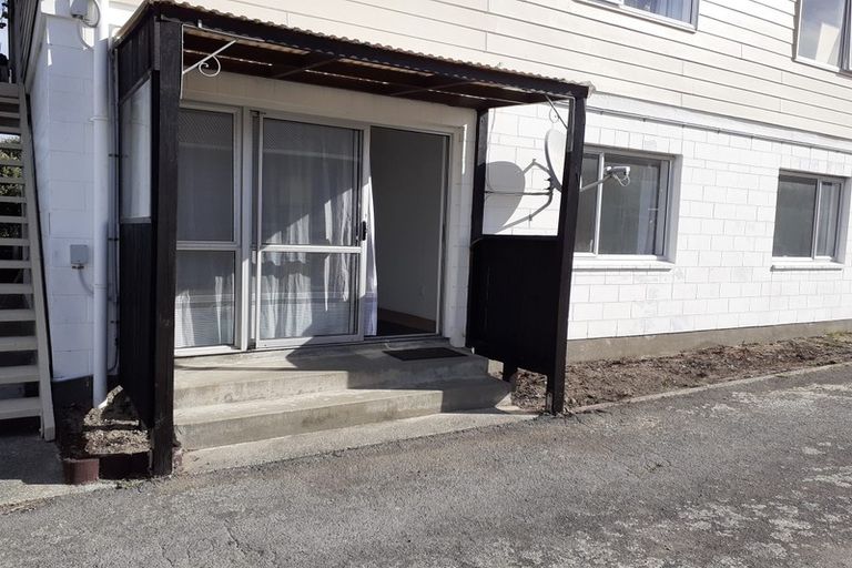 Photo of property in 192f1 Onepu Road, Lyall Bay, Wellington, 6022