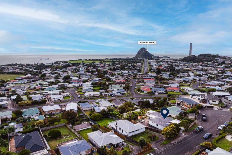 Photo of property in 11 Mount View Place, Spotswood, New Plymouth, 4310