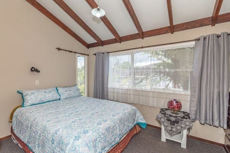 Photo of property in 14 Kennedy Drive, Levin, 5510