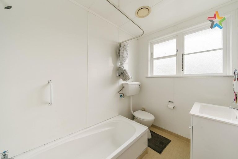 Photo of property in 4a Langford Street, Naenae, Lower Hutt, 5011