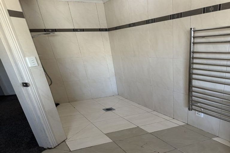 Photo of property in 1/422 Hibiscus Coast Highway, Orewa, 0931