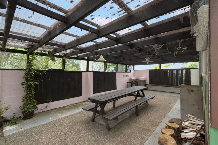 Photo of property in 113 Forest Hill Road, Henderson, Auckland, 0612