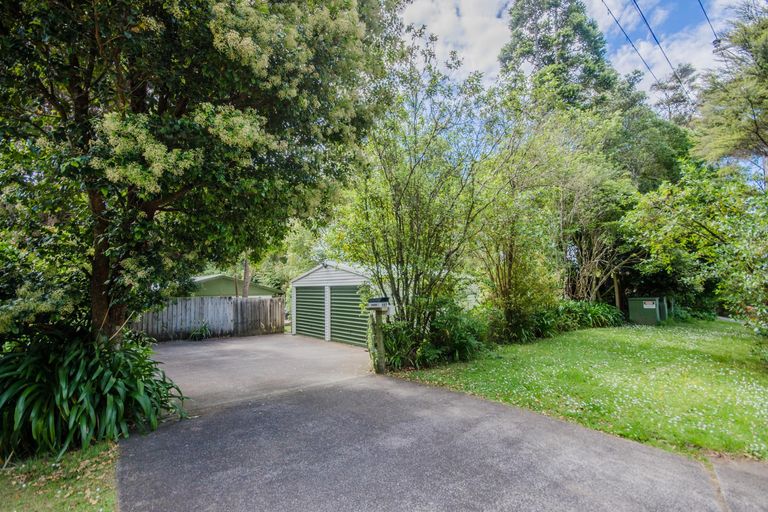 Photo of property in 117 Konini Road, Titirangi, Auckland, 0604