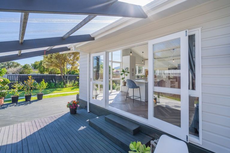 Photo of property in 62 Ngaio Road, Waikanae, 5036