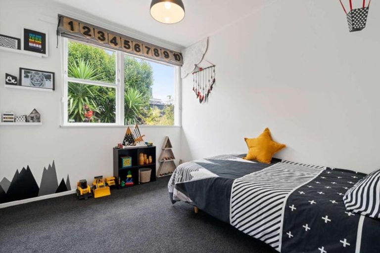 Photo of property in 16 Levesque Street, Birkdale, Auckland, 0626