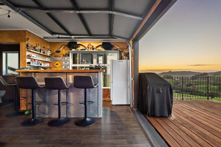 Photo of property in 25 Medhurst Road, Bombay, 2675