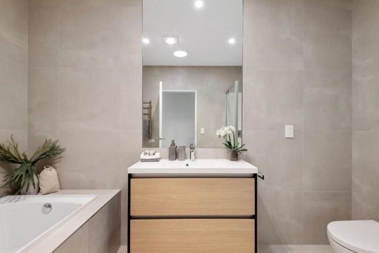 Photo of property in 30 Owen Chapman Drive, Red Beach, 0932