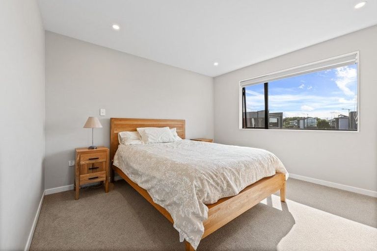 Photo of property in 38 Craigs Way, Hobsonville, Auckland, 0616