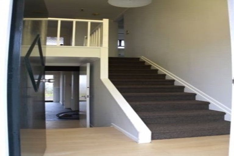 Photo of property in 33 School Road, Te Atatu South, Auckland, 0610