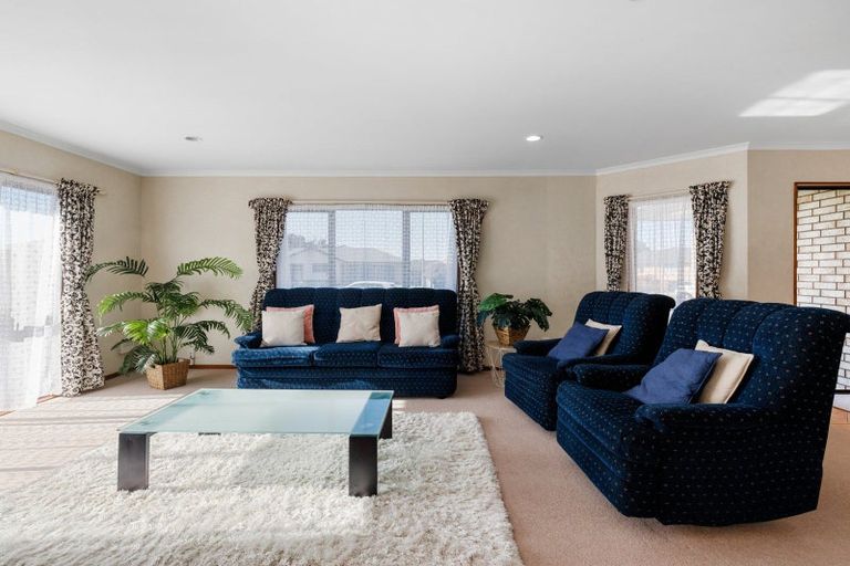 Photo of property in 26 Farnborough Drive, Nawton, Hamilton, 3200