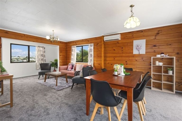 Photo of property in 2 Garboard Lane, Whitby, Porirua, 5024