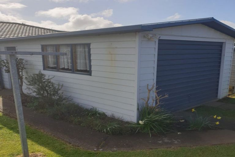 Photo of property in 82 Sandspit Road, Waiuku, 2123