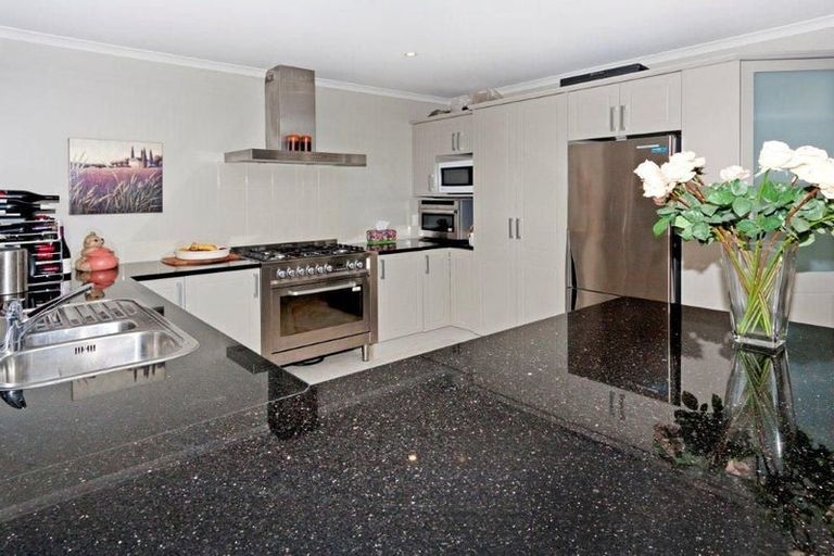 Photo of property in 29d Paparoa Road, Cockle Bay, Auckland, 2014