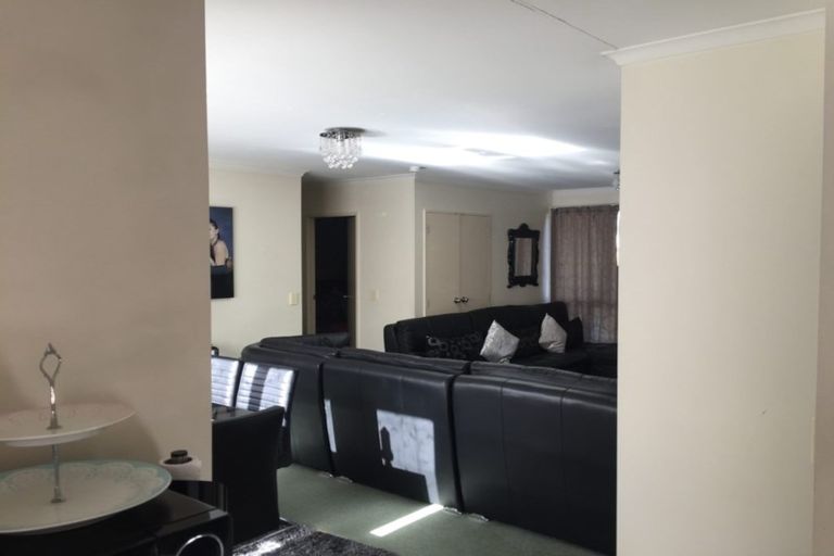 Photo of property in 324 West Coast Road, Glen Eden, Auckland, 0602