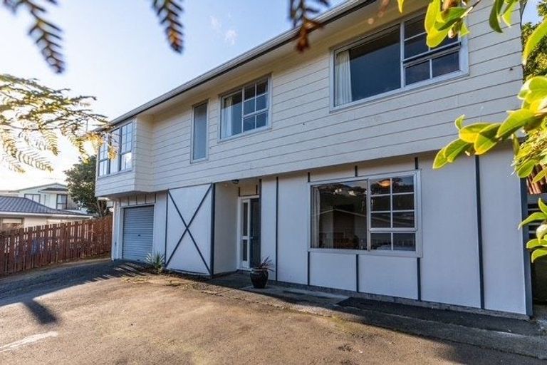 Photo of property in 7 Tralee Place, Johnsonville, Wellington, 6037