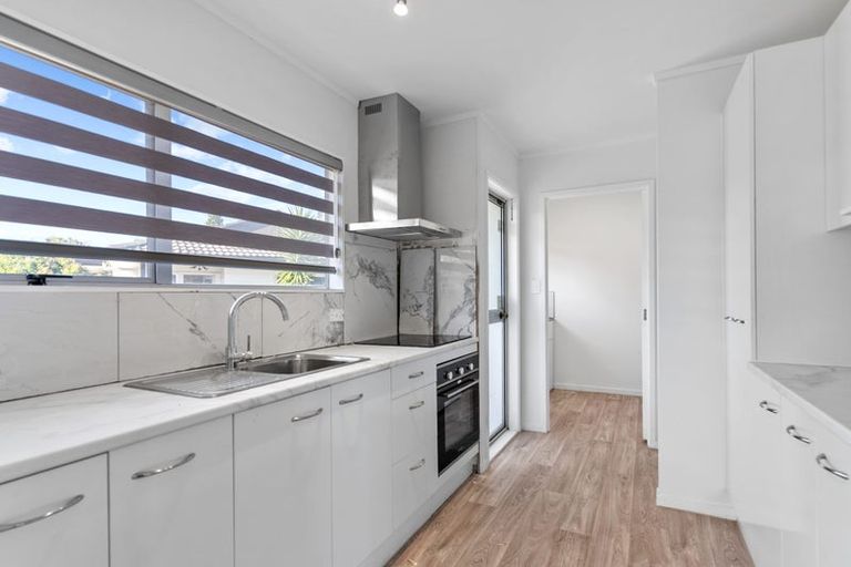 Photo of property in 4 Stoll Place, Clendon Park, Auckland, 2103