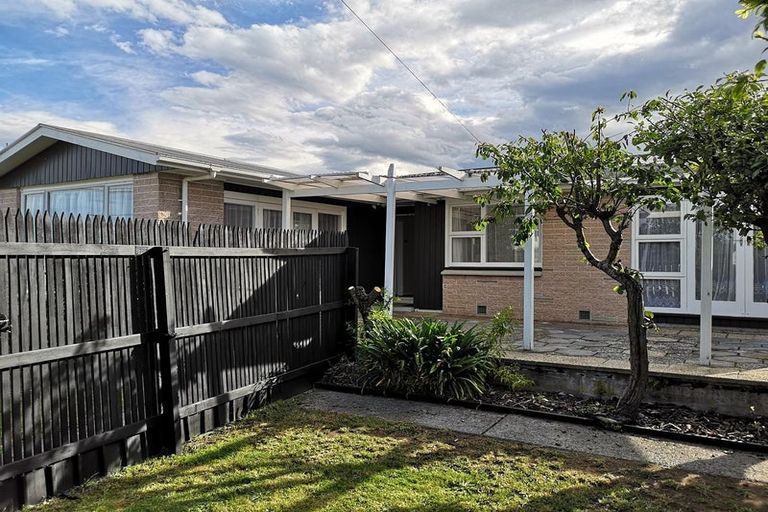 Photo of property in 6 Norrie Street, Redwood, Christchurch, 8051