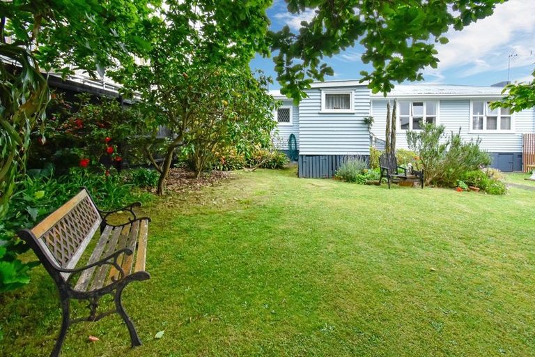 Photo of property in 14 Rogers Road, Manurewa, Auckland, 2102