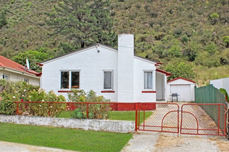 Photo of property in 15 Smith Street, Roxburgh, 9500