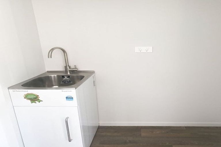 Photo of property in 30 Matawhanga Drive, Wattle Downs, Auckland, 2103