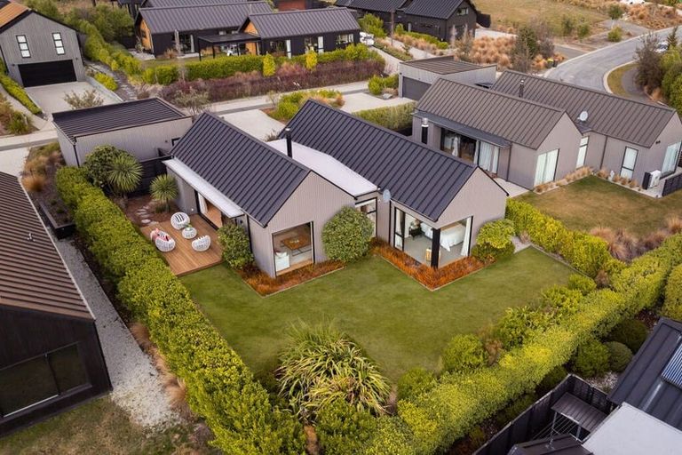 Photo of property in 1 Wanderer Lane, Jacks Point, Queenstown, 9371