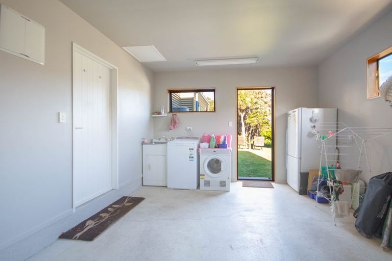 Photo of property in 33 Seaview Lane, Wainui, French Farm, 7582
