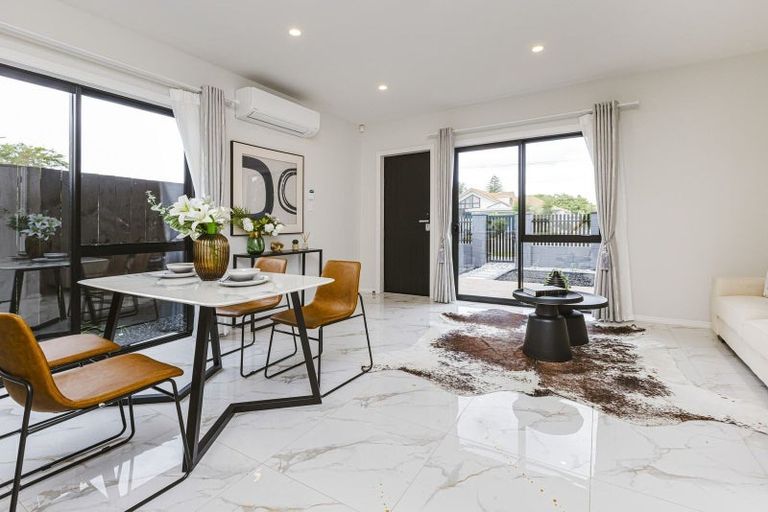 Photo of property in 1/287 Massey Road, Mangere East, Auckland, 2024