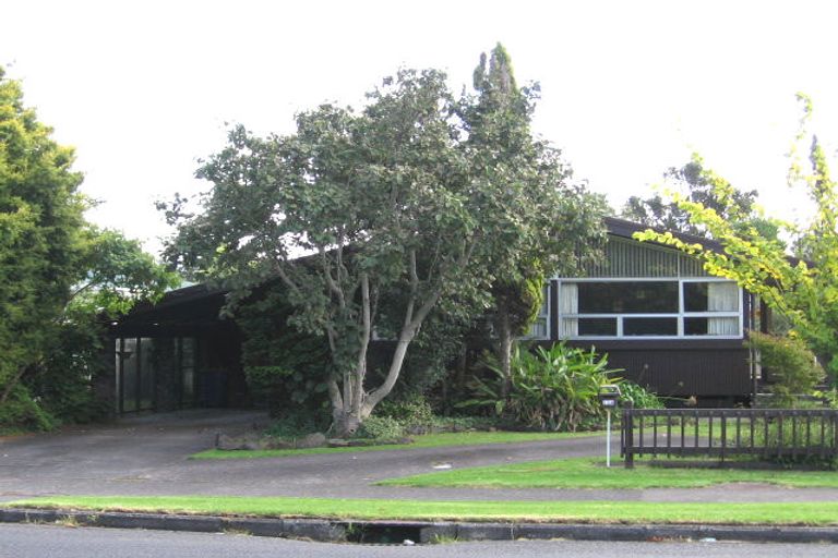 Photo of property in 25 Taikata Road, Te Atatu Peninsula, Auckland, 0610