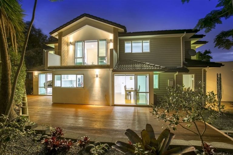 Photo of property in 64 English Oak Drive, Schnapper Rock, Auckland, 0632
