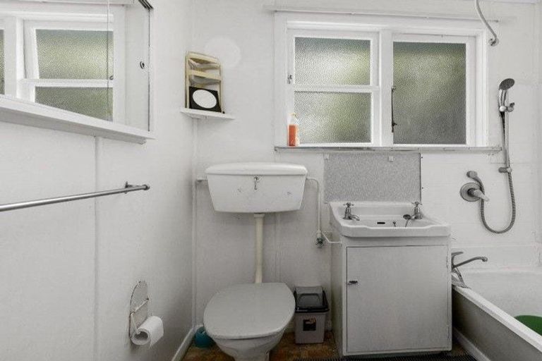 Photo of property in 286 Oxford Terrace, Avalon, Lower Hutt, 5011