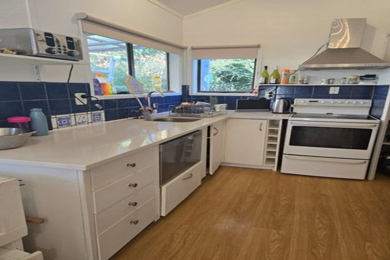 Photo of property in 34 Finn Place, Totara Vale, Auckland, 0629